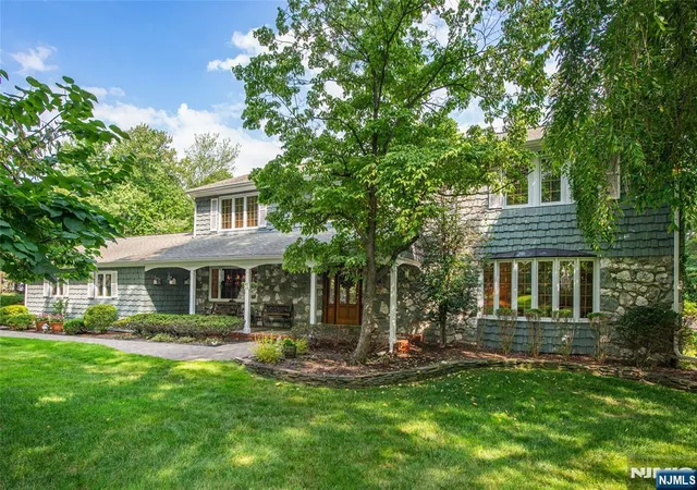 2nd image of 715 Terrace Hts, Wyckoff, NJ 07481 | MLS# 26026130