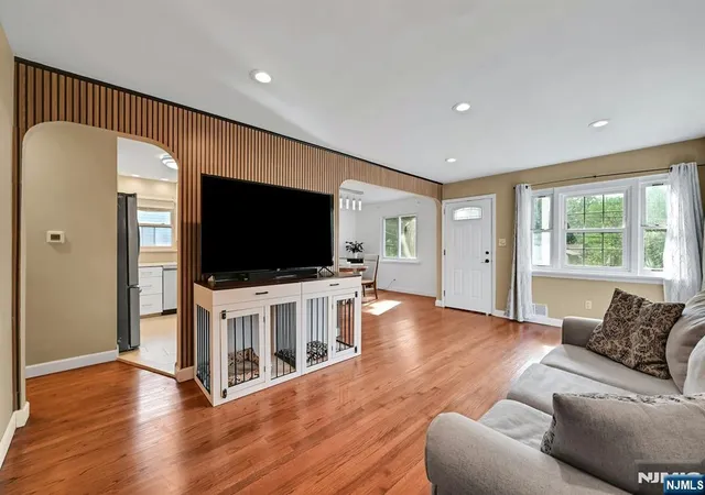 2nd image of 151 Knickerbocker Rd, Englewood, NJ 07631 | MLS# 26026157