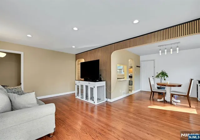 3rd image of 151 Knickerbocker Rd, Englewood, NJ 07631 | MLS# 26026157