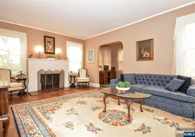 5th image of 255 Pearsall Ave, Ridgewood, NJ 07450 | MLS# 26026179