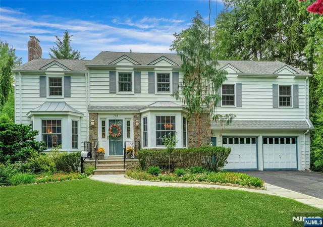 Photo 1 of Sale Pending at 733 Lotus Ave, Oradell, NJ 07649 | MLS# 26026182 | Listing updated on 2026-08-07