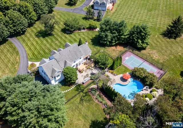 2nd image of 5 Sun Valley Wy, Washington Township (1438), NJ 07853 | MLS# 26026209