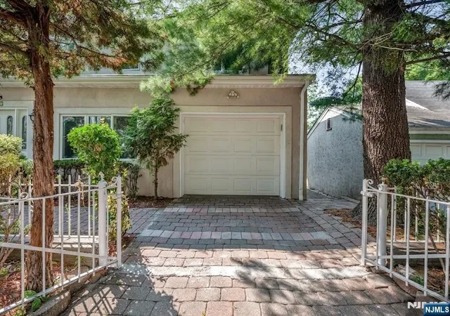 Photo 3 of Single family home for sale at 703 Stewart St, Ridgefield, NJ 07657 | MLS# 26026213 | Listing updated on 2026-09-19