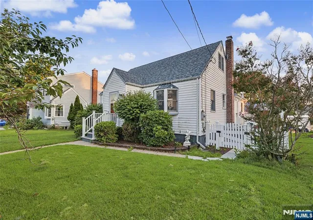 Photo 3 of Single family home for sale at 30 Schuyler Ave, Pompton Lakes, NJ 07442 | MLS# 26026223 | Listing updated on 2026-07-19