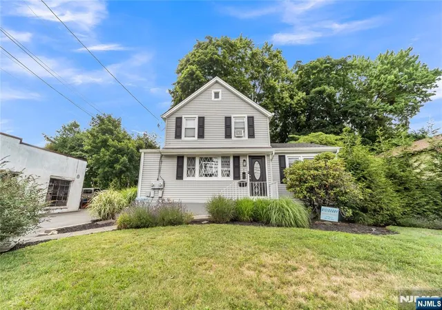 Single family home for sale at 189 Livingston St, Northvale, NJ 07647 | MLS# 26026245