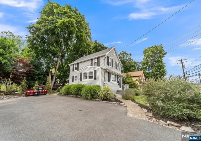 Photo 1 of Single family home for sale at 189 Livingston St, Northvale, NJ 07647 | MLS# 26026245 | Listing updated on 2026-07-25