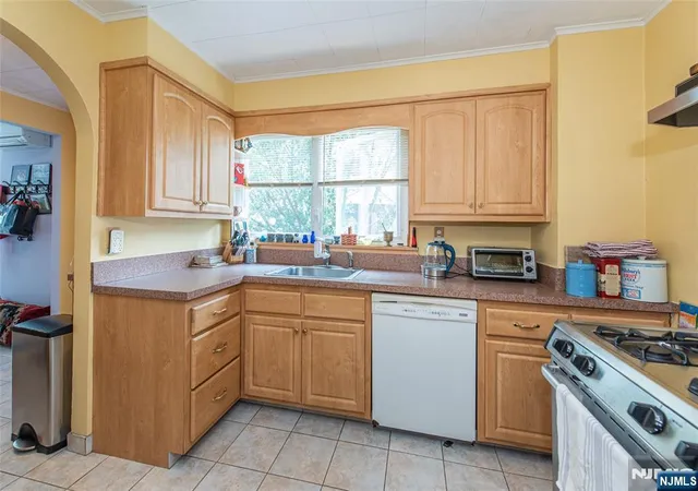 Photo 4 of Sale Pending at 253 Merrison St, Teaneck, NJ 07666 | MLS# 26026256 | Listing updated on 2026-09-07