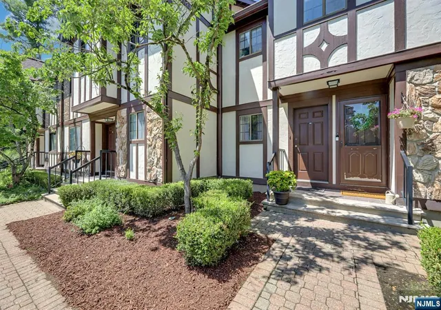 1st image of 505 Mark Twain Wy, Mahwah, NJ 07430 | MLS# 26026257