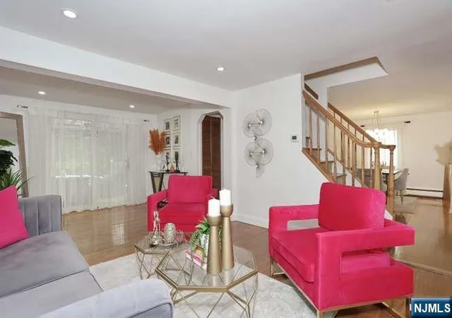 Photo 4 of Sale Pending at 212 Washington Ave, Elmwood Park, NJ 07407 | MLS# 26026270 | Listing updated on 2026-08-16