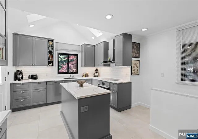 Photo 3 of Single family home for sale at 502 Closter Dock Rd, Closter, NJ 07624 | MLS# 26026281 | Listing updated on 2026-09-18