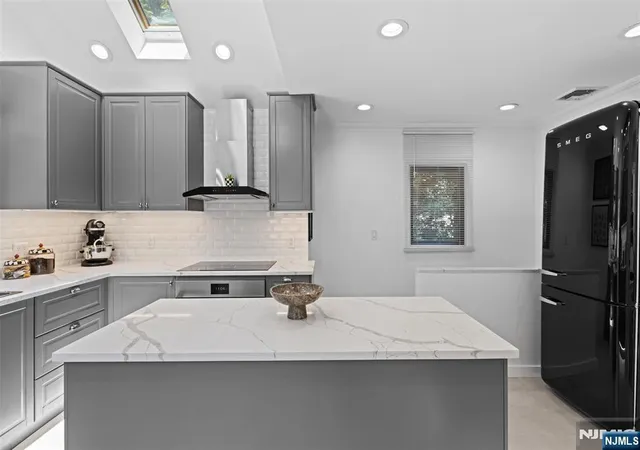 Photo 4 of Single family home for sale at 502 Closter Dock Rd, Closter, NJ 07624 | MLS# 26026281 | Listing updated on 2026-09-18