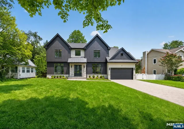 Photo 1 of Single family home for sale at 27 Crestwood Dr, Glen Rock, NJ 07452 | MLS# 26026291 | Listing updated on 2026-08-30