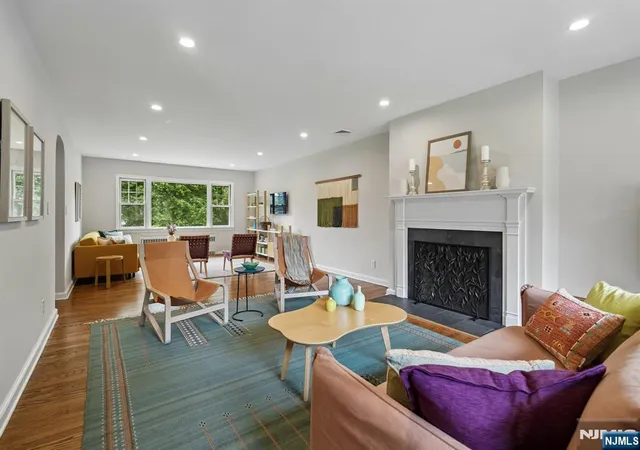 5th image of 70 Kingwood Dr, Little Falls, NJ 07424 | MLS# 26026308