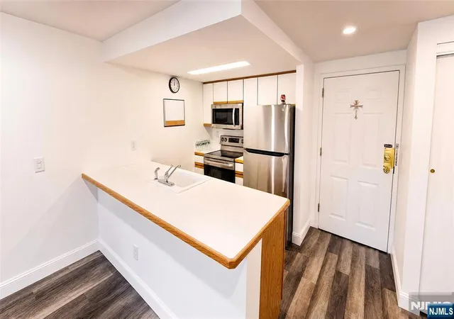 Photo 2 of Condo for sale at 55 Clinton Pl #304, Hackensack, NJ 07601 | MLS# 26026336 | Listing updated on 2026-08-22