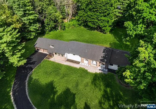Photo 3 of Single family home for sale at 107 Scudders Rd, Sparta, NJ 07871 | MLS# 26026366 | Listing updated on 2026-10-05