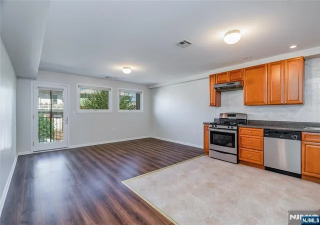 2nd image of 148 Oakwood Ave #A, Cliffside Park, NJ 07010 | MLS# 26026396