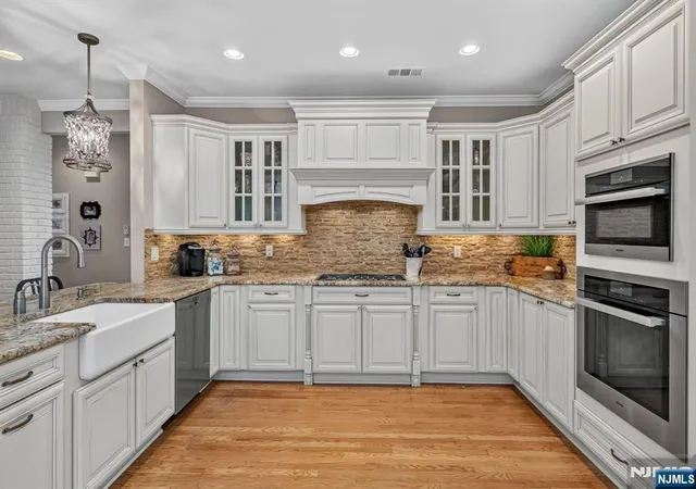 Photo 3 of Sale Pending at 3 Cliff Rd, Wayne, NJ 07470 | MLS# 26026411 | Listing updated on 2026-07-28