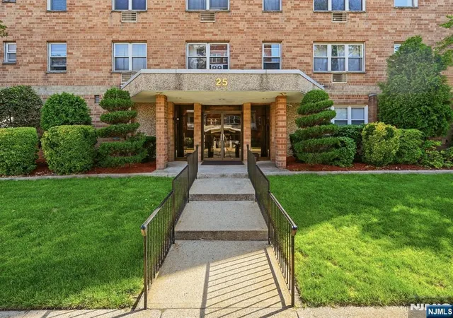 Listing Photo 5 - Condo for sale in building located at 25 Jefferson St, Hackensack City, NJ 07601 - Unit #2F