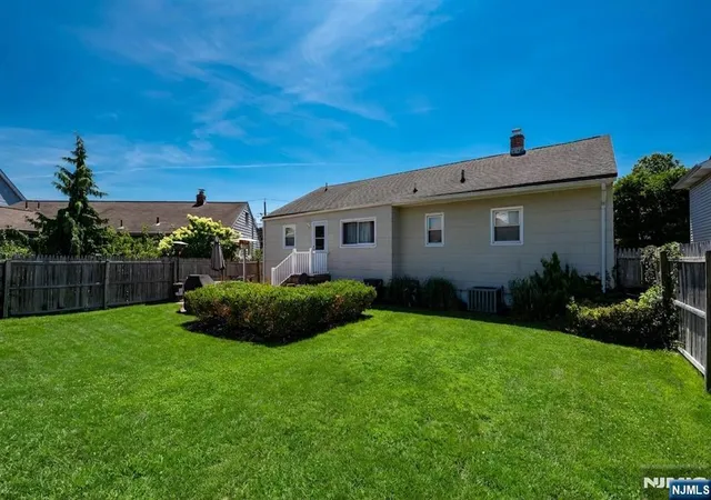 5th image of 44 Lorrie Ln, Clifton, NJ 07012 | MLS# 26026430