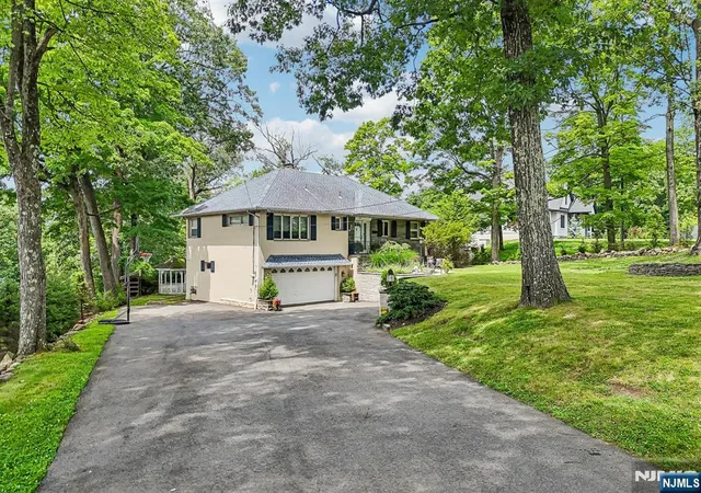 2nd image of 695 Berdan Ave, Wayne, NJ 07470 | MLS# 26026438