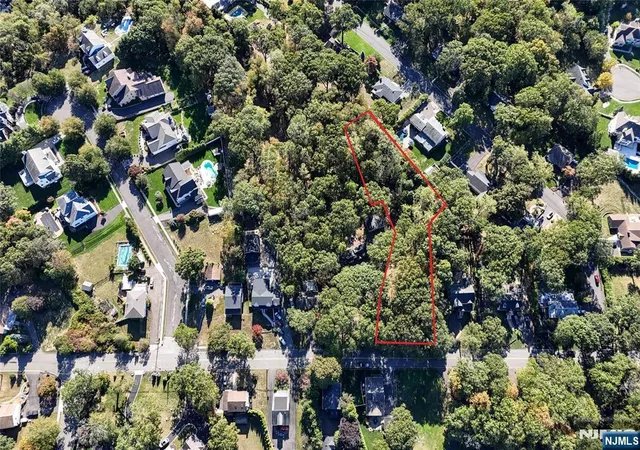 14th image of 492 Manchester Ave, North Haledon, NJ 07508 | MLS# 26026465