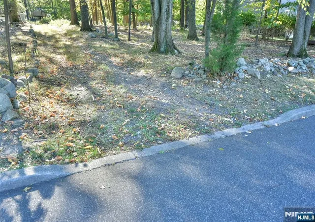Photo 3 of Sale Pending at 492 Manchester Ave, North Haledon, NJ 07508 | MLS# 26026465 | Listing updated on 2026-07-29