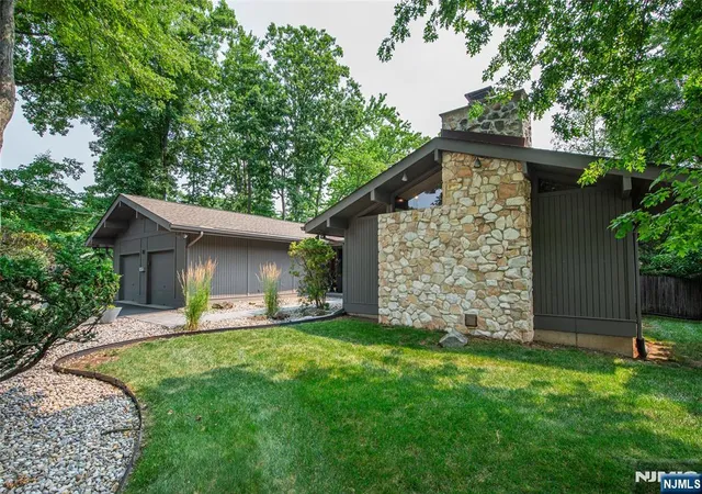 Photo 2 of Sale Pending at 10 Reed Ct, Wayne, NJ 07470 | MLS# 26026474 | Listing updated on 2026-07-31