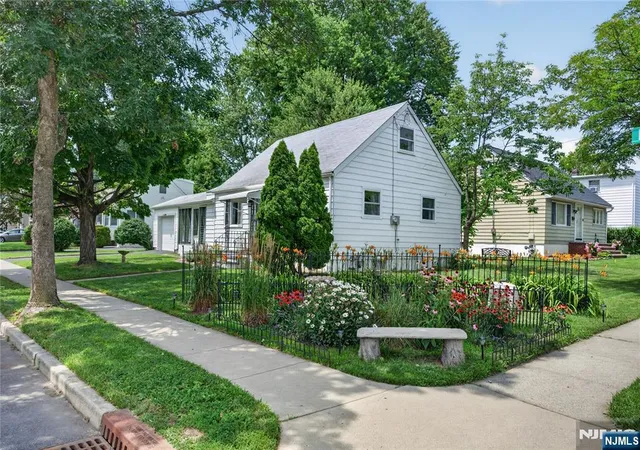 2nd image of 6 Elm Hill Rd, Clifton, NJ 07013 | MLS# 26026478
