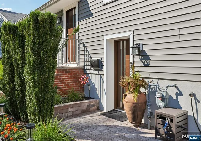 Photo 2 of Sale Pending at 135 Locust Dr, Maywood, NJ 07607 | MLS# 26026490 | Listing updated on 2026-09-19