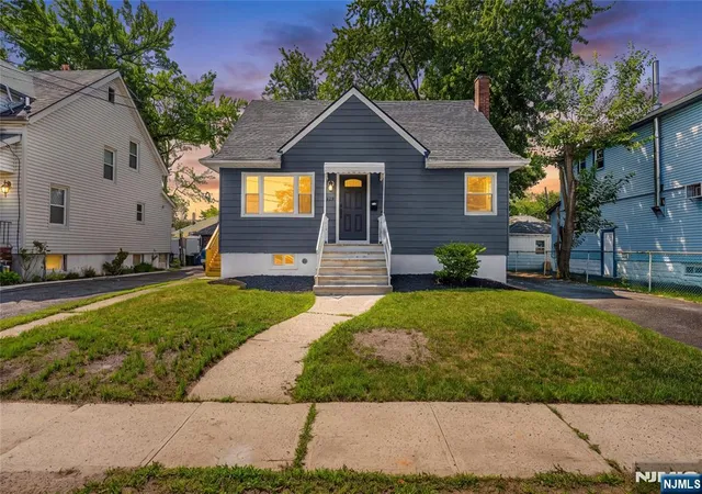 2nd image of 429 Wheatsheaf Rd, Roselle, NJ 07203 | MLS# 26026491