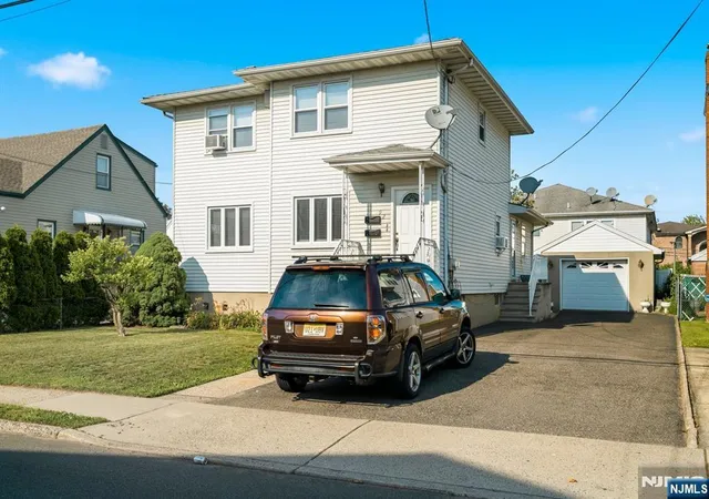 3rd image of 92 Phillips Ave, South Hackensack, NJ 07606 | MLS# 26026509
