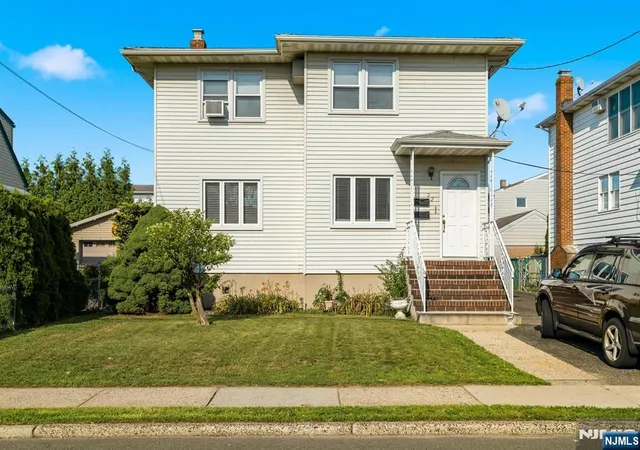 4th image of 92 Phillips Ave, South Hackensack, NJ 07606 | MLS# 26026509