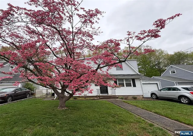 Photo 2 of Sale Pending at 32 15 Southern Dr, Fair Lawn, NJ 07410 | MLS# 26026514 | Listing updated on 2026-08-28