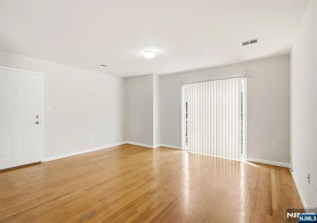 Listing Photo 4 - Condo for sale in building located at 17 Chester Ave, Newark, NJ 07104