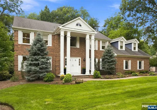 3rd image of 700 Oak Ln, Franklin Lakes, NJ 07417 | MLS# 26026525