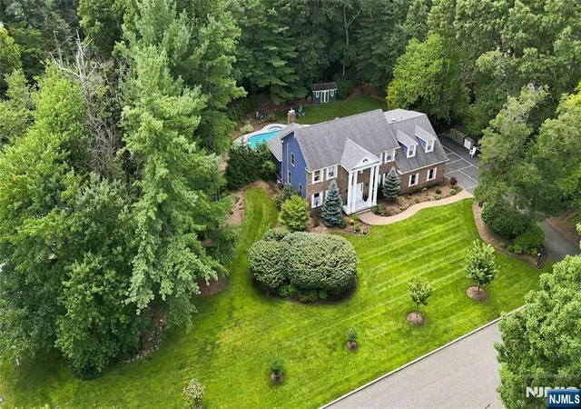 4th image of 700 Oak Ln, Franklin Lakes, NJ 07417 | MLS# 26026525