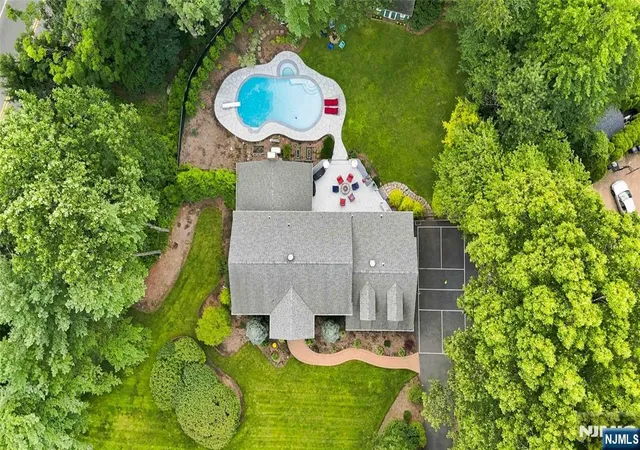 47th image of 700 Oak Ln, Franklin Lakes, NJ 07417 | MLS# 26026525