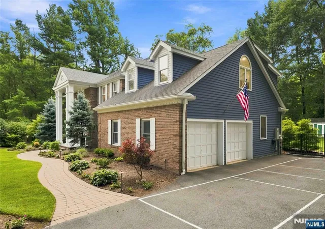 5th image of 700 Oak Ln, Franklin Lakes, NJ 07417 | MLS# 26026525