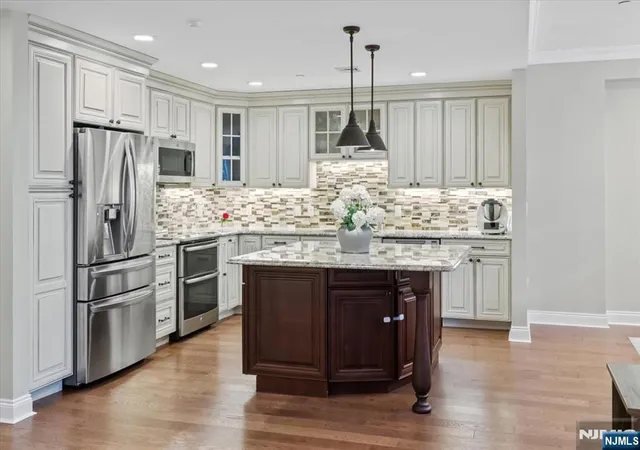 Photo 3 of Condo for sale at 208 Shearwater Ct #15, Jersey City, NJ 07305 | MLS# 26026531 | Listing updated on 2026-10-04