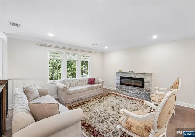 Photo 4 of Single family home for sale at 12 Parker Pl, Upper Saddle River, NJ 07458 | MLS# 26026545 | Listing updated on 2026-09-16
