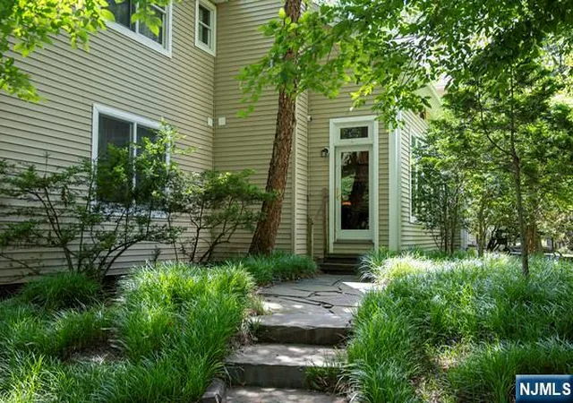Photo 4 of Single family home for sale at 51 Rutherford Pl, Montvale, NJ 07645 | MLS# 26026639 | Listing updated on 2026-08-01