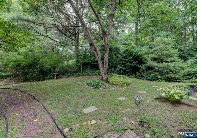 4th image of 36 Lavina Trl, Jefferson Township, NJ 07438 | MLS# 26026671