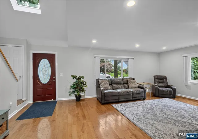 3rd image of 8 Oak Crest Rd, West Orange, NJ 07052 | MLS# 26026692