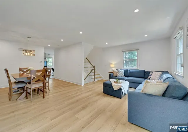 4th image of 9 Brookstone Cir, Par Troy Hills Twp., NJ 07950 | MLS# 26026697