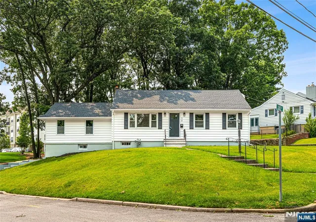 Photo 4 of Sale Pending at 76 Dawn Ave, North Haledon, NJ 07508 | MLS# 26026710 | Listing updated on 2026-09-28
