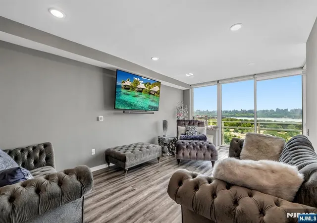 4th image of 916 Hudson Park, Edgewater, NJ 07020 | MLS# 26026728