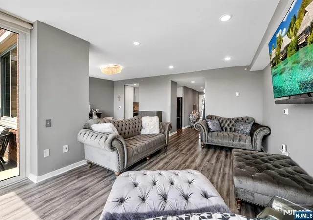 5th image of 916 Hudson Park, Edgewater, NJ 07020 | MLS# 26026728