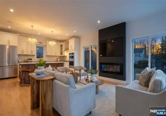Photo 3 of Sale Pending at 4 Hilltop, Essex Fells, NJ 07021 | MLS# 26026757 | Listing updated on 2026-08-12