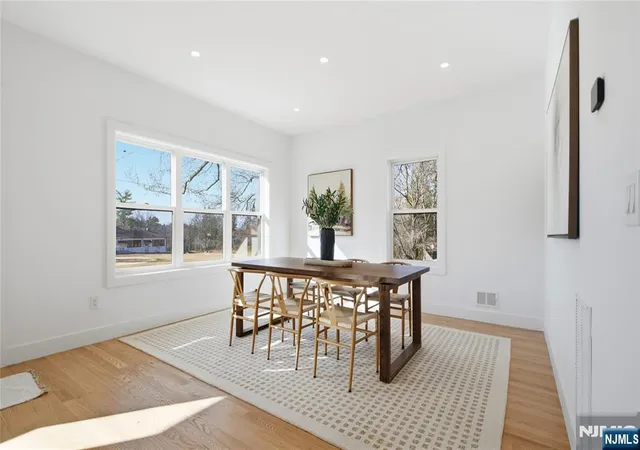 Photo 4 of Sale Pending at 4 Hilltop, Essex Fells, NJ 07021 | MLS# 26026757 | Listing updated on 2026-08-12