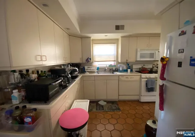 Photo 3 of Single family home for sale at 81 5th St, Cresskill, NJ 07626 | MLS# 26026798 | Listing updated on 2026-07-22